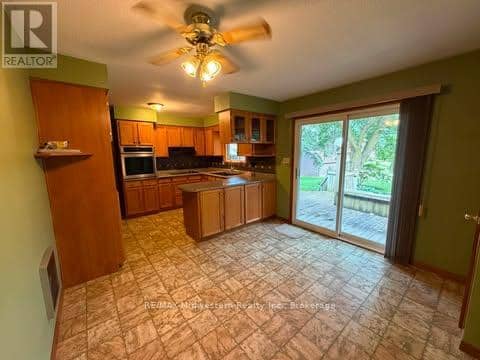 69 Louise Street — photo 11 of 26
