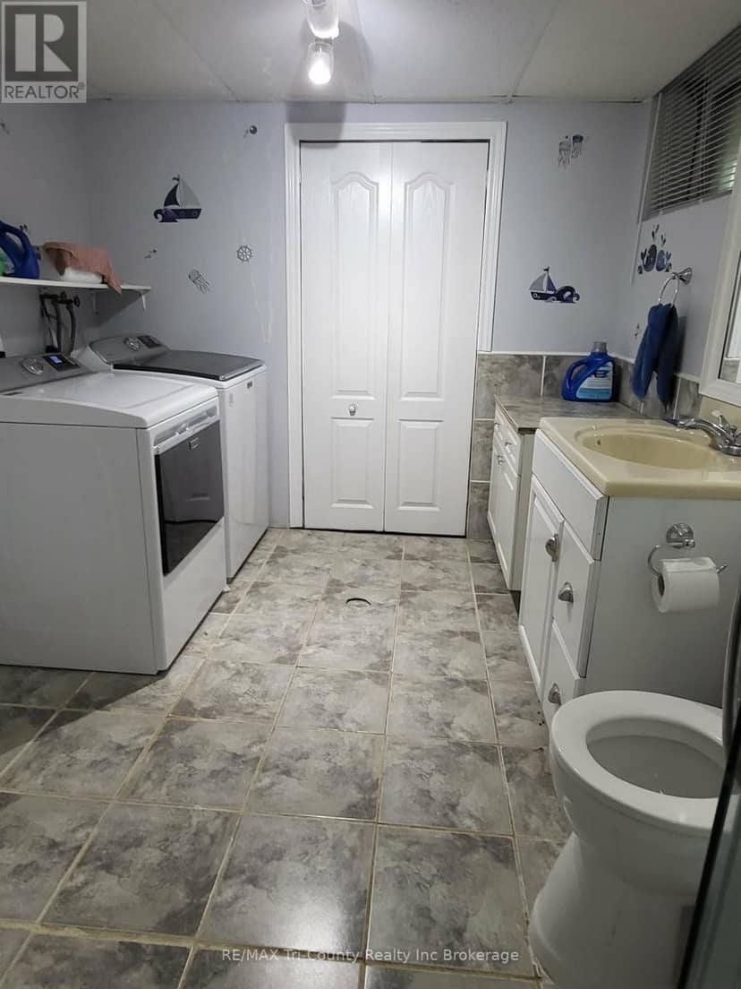 446 Norwich Avenue — photo 16 of 21