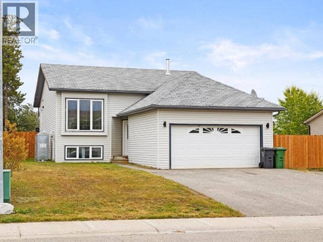 105 Pueblo Crescent — photo 1 of 25