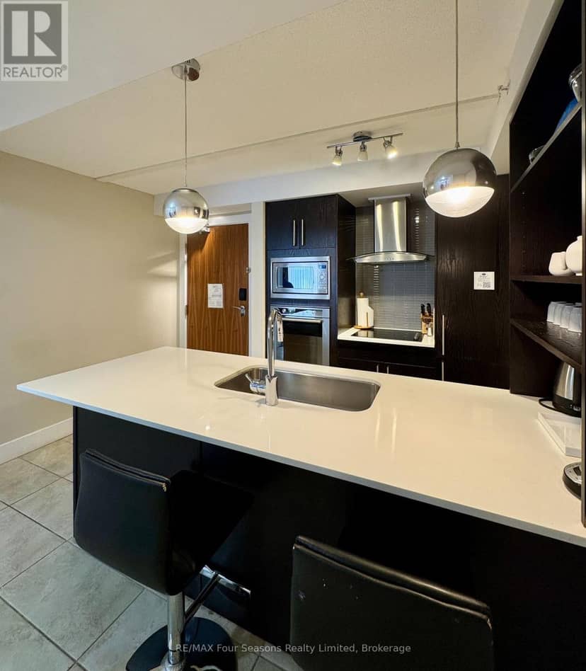 5209 - 9 Harbour Street E, Collingwood, photo 6