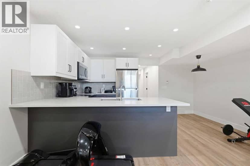 4205 16 Street SW — photo 26 of 40