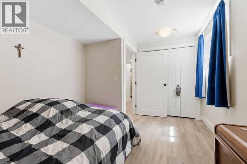 4205 16 Street SW — photo 28 of 40