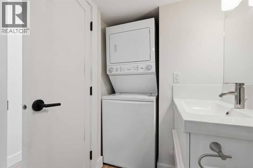 4205 16 Street SW — photo 32 of 40
