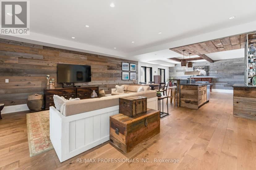 23 Riverside Crescent — photo 31 of 40