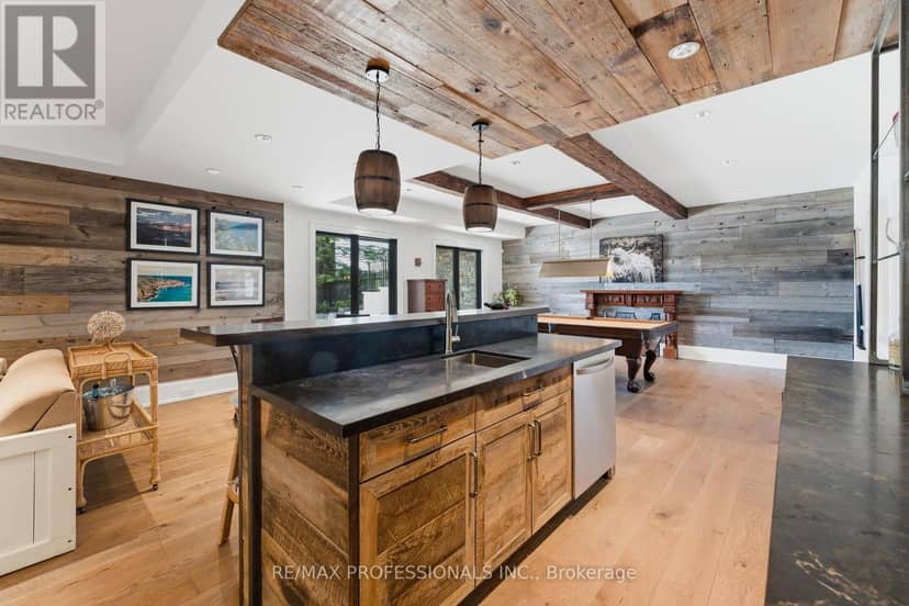 23 Riverside Crescent — photo 33 of 40