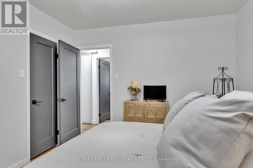 1009 Fairbairn Street — photo 19 of 40