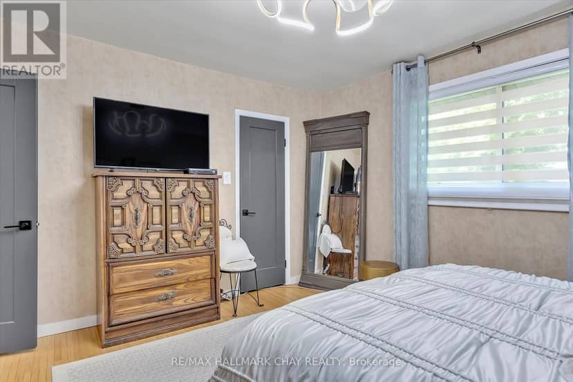 1009 Fairbairn Street — photo 21 of 40