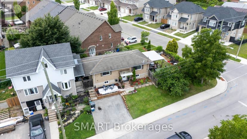 23 Moffatt Street — photo 1 of 31