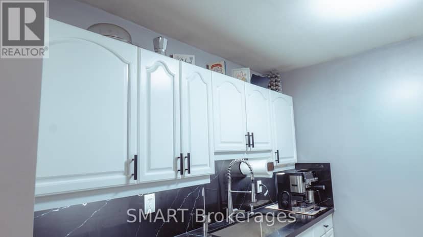 23 Moffatt Street — photo 17 of 31