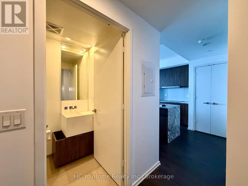 5507 - 1 Bloor Street E — photo 18 of 40