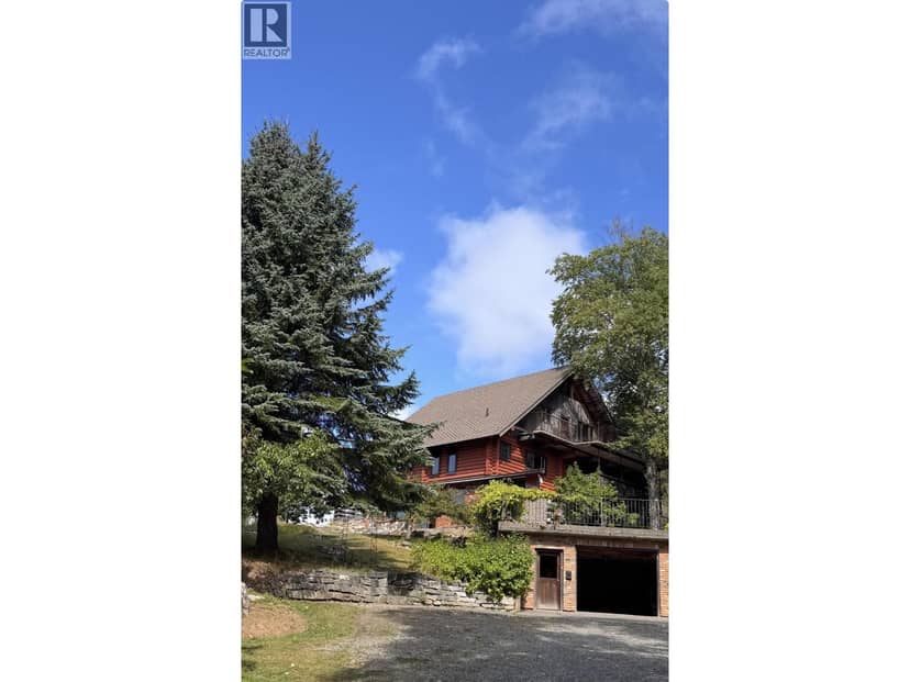 2670 THORNHILL STREET, Terrace, photo 2