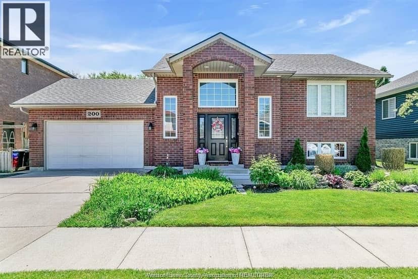 200 Riverview Avenue — photo 3 of 30