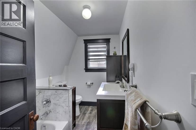 506 MAIN Street E — photo 8 of 18