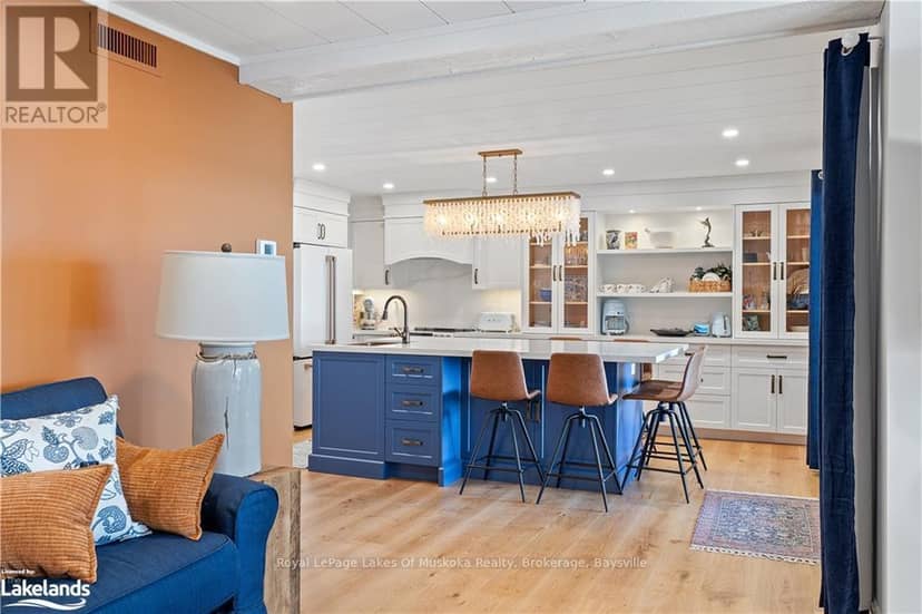 106 - 10 Coveside Drive — photo 5 of 38