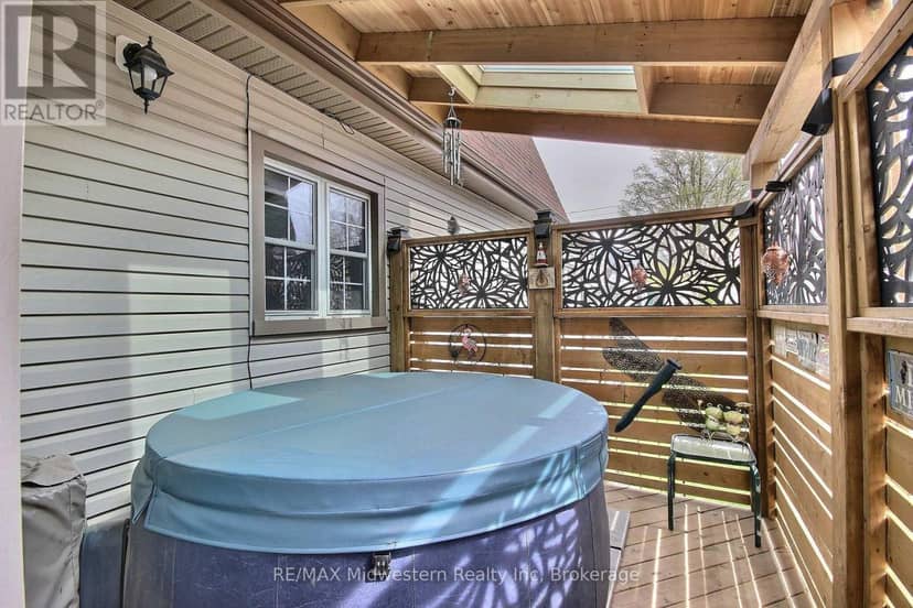 506 Main Street E — photo 16 of 17