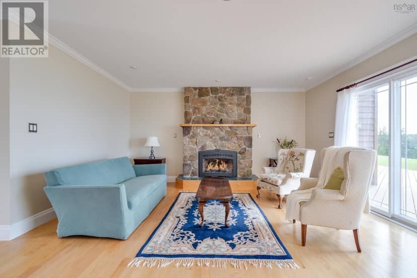 485&489 Maple Drive — photo 11 of 40