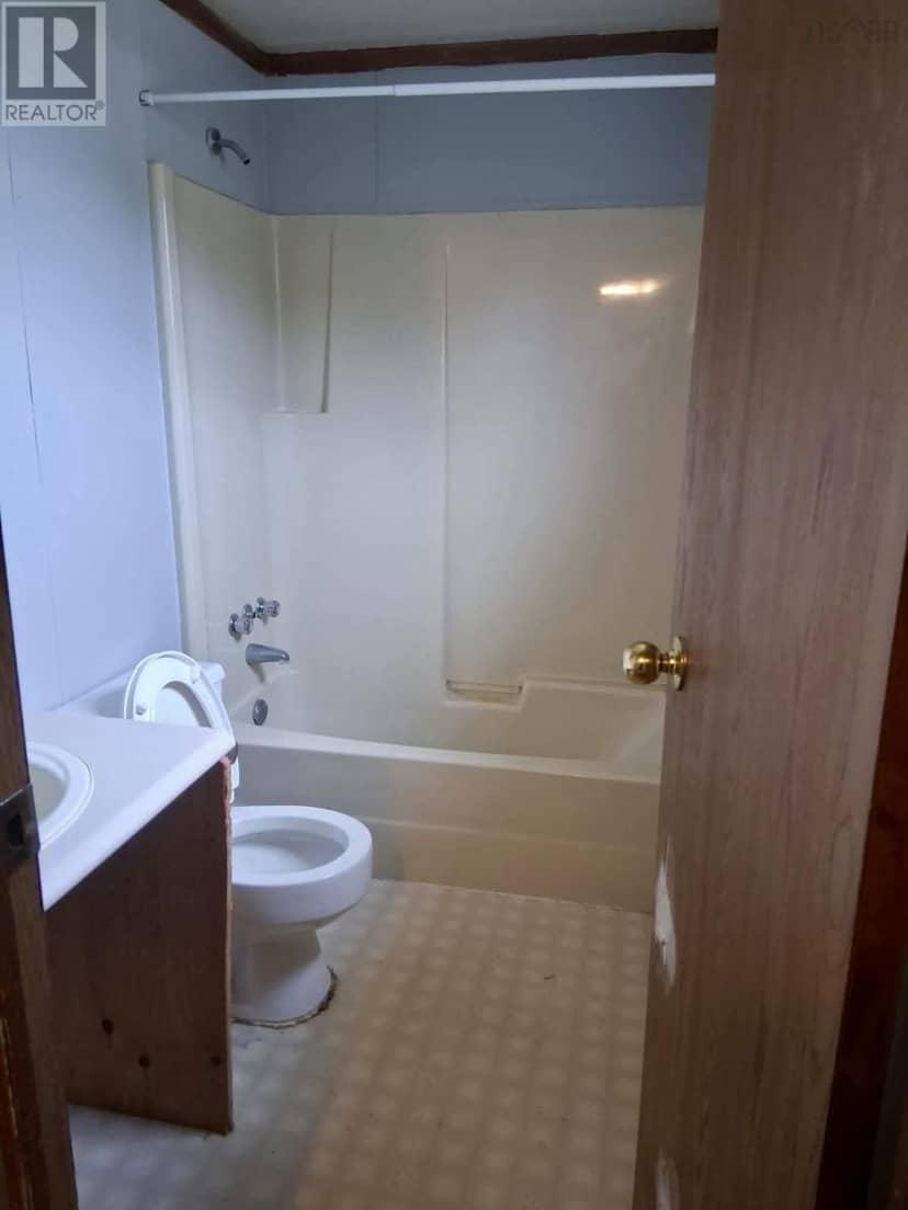 21 Elmwood Drive — photo 15 of 18