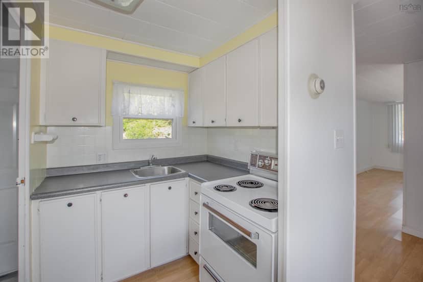 2183 Highway 1 — photo 11 of 32