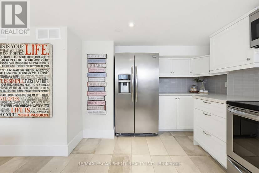 3083 Lakeshore Road — photo 31 of 40