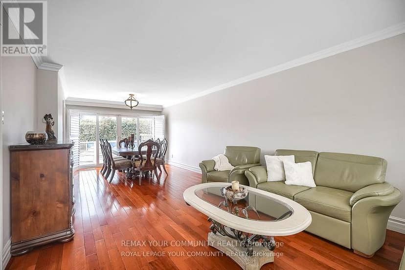 18 Terryellen Crescent — photo 10 of 40