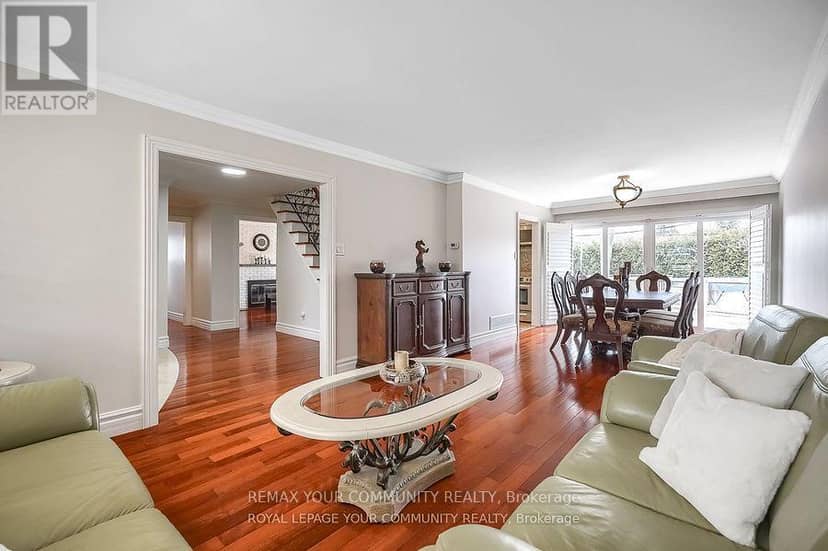 18 Terryellen Crescent — photo 11 of 40