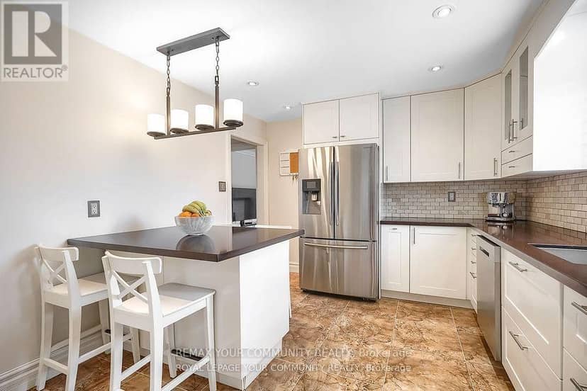 18 Terryellen Crescent — photo 17 of 40