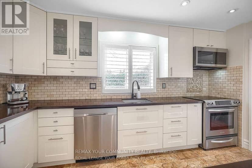 18 Terryellen Crescent — photo 19 of 40