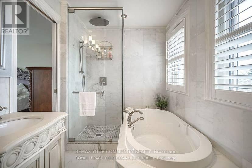 18 Terryellen Crescent — photo 26 of 40