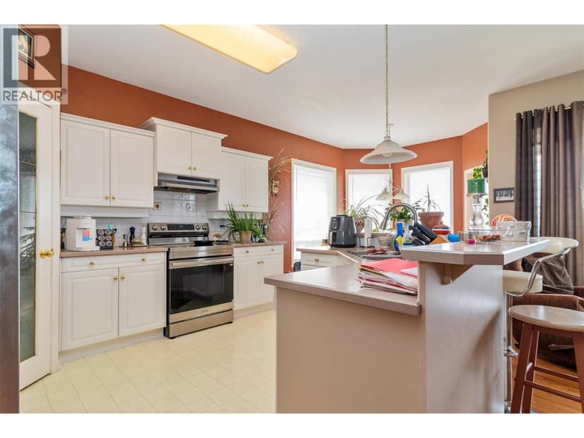 843 Lone Pine Drive, Kelowna, photo 5