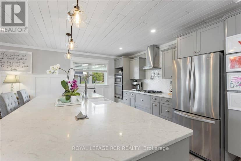 1093 North Bay Drive — photo 11 of 35