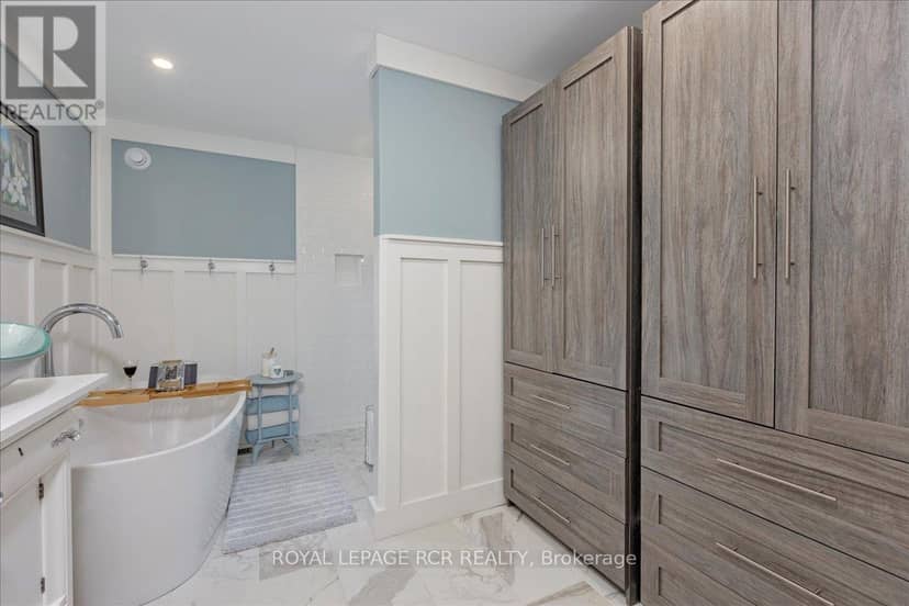 1093 North Bay Drive — photo 24 of 35