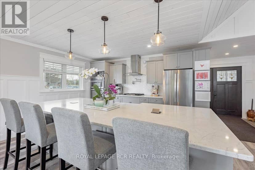 1093 North Bay Drive — photo 12 of 35