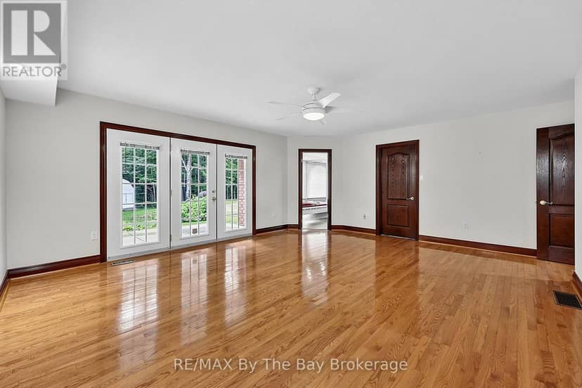 90 Goldfinch Crescent — photo 19 of 40