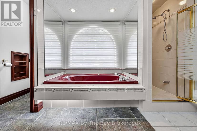 90 Goldfinch Crescent — photo 22 of 40