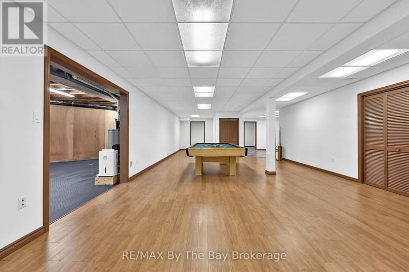 90 Goldfinch Crescent — photo 32 of 40