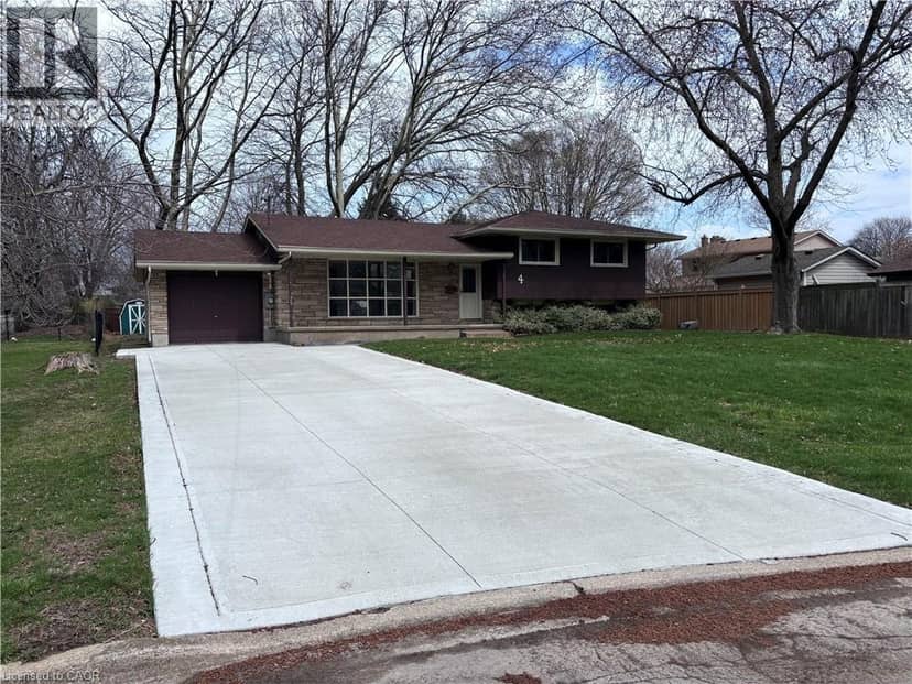 4 BEECHWOOD Court — photo 2 of 27