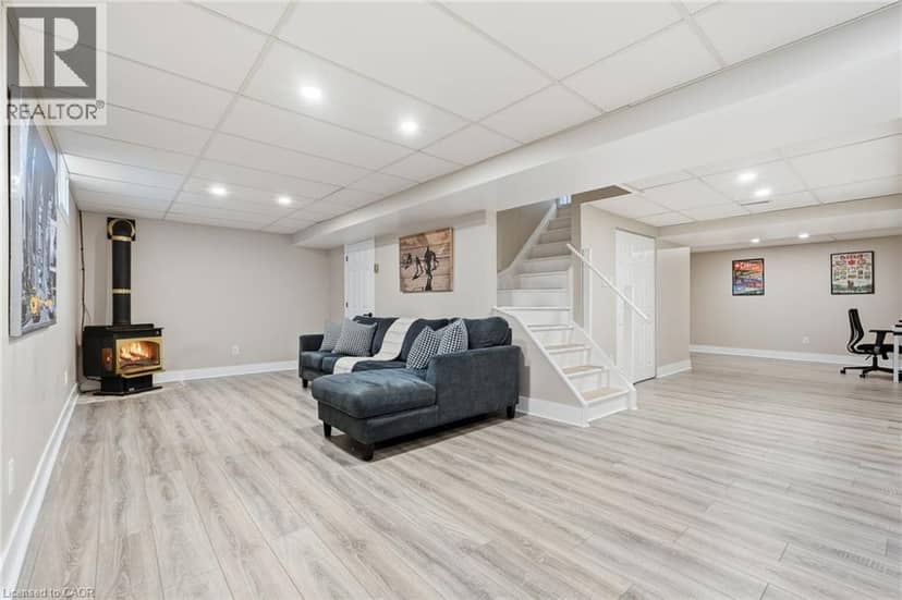 10 ACACIA Street — photo 37 of 40