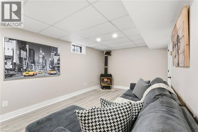 10 ACACIA Street — photo 38 of 40
