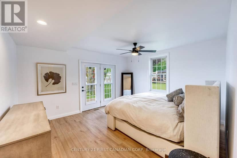 3877 St Clair Parkway — photo 12 of 40