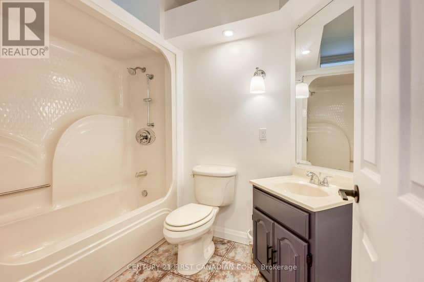 3877 St Clair Parkway — photo 24 of 40