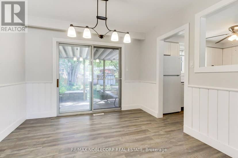 17 Larkdale Crescent — photo 14 of 40