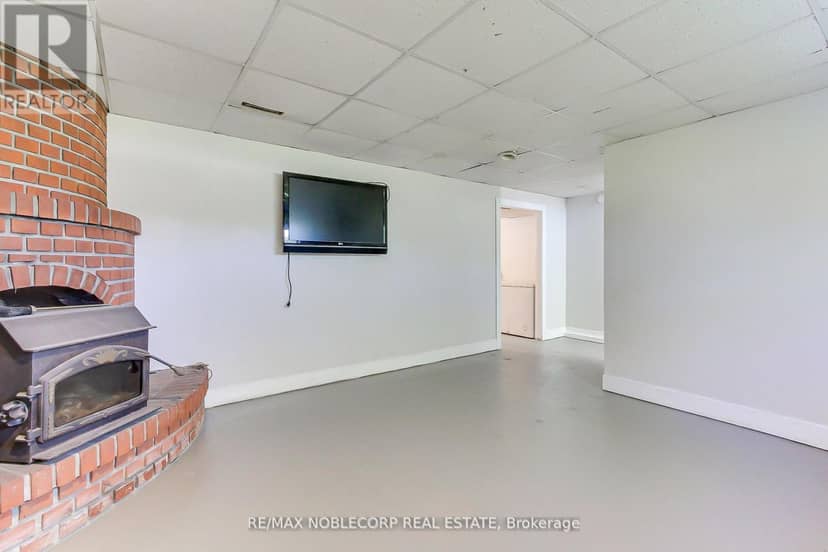 17 Larkdale Crescent — photo 34 of 40