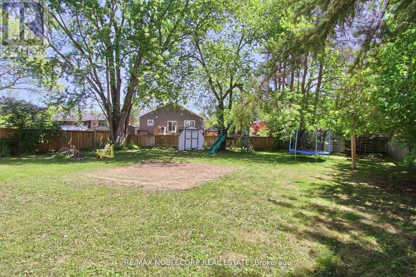 17 Larkdale Crescent — photo 39 of 40