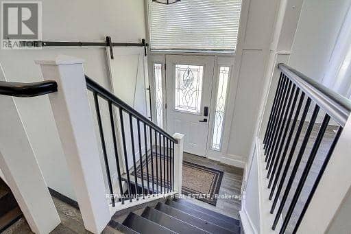 17 Larkdale Crescent — photo 8 of 40