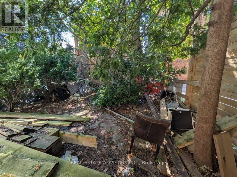 29 Thelma Avenue — photo 17 of 17