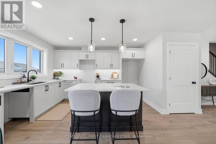 34 Postma Crescent — photo 16 of 33