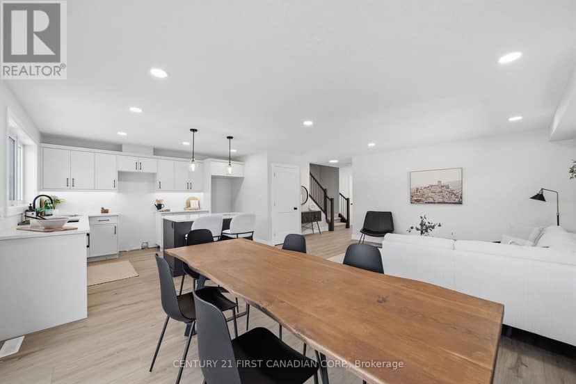 34 Postma Crescent — photo 18 of 33