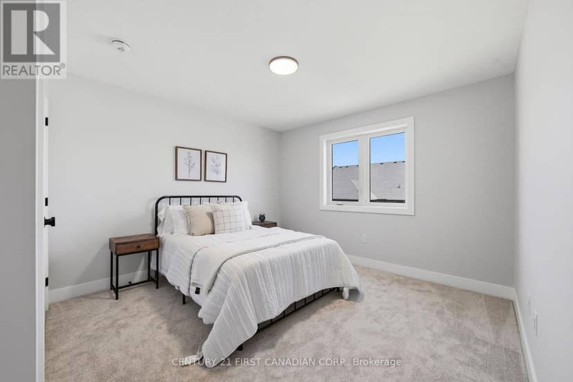 34 Postma Crescent — photo 20 of 33