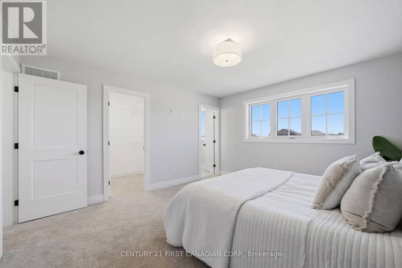 34 Postma Crescent — photo 23 of 33