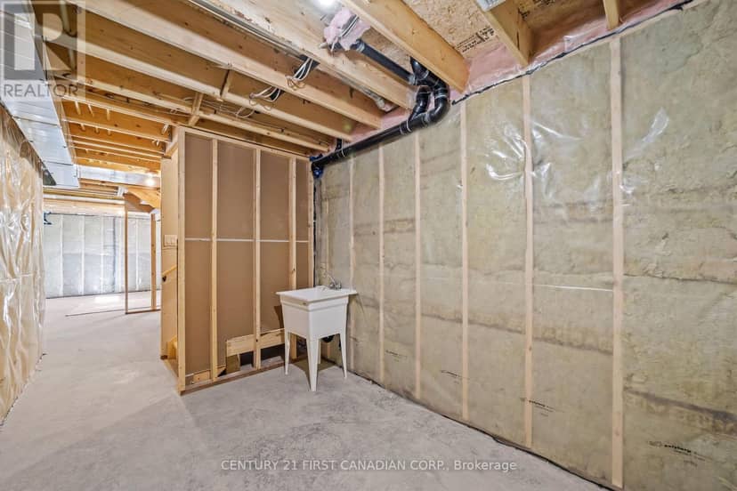 34 Postma Crescent — photo 29 of 33
